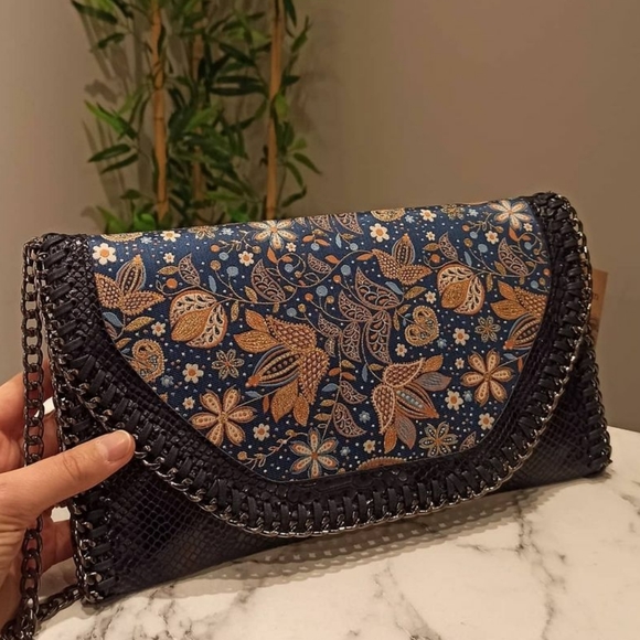 Handmade Boho Clutch Bag Crossbody Purse in Soft Vegan Leather - Picture 9 of 12